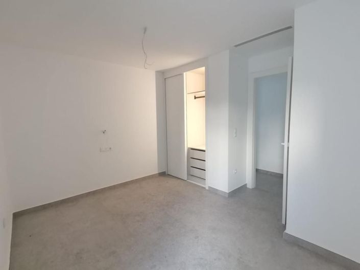 Image No.9-3 Bed Apartment for sale