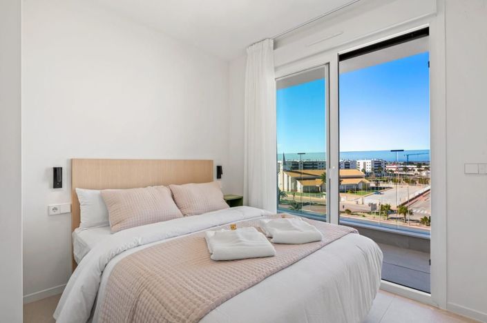 Image No.20-3 Bed Apartment for sale