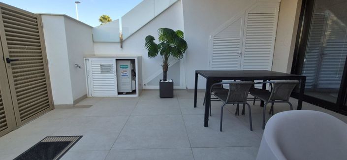 Image No.24-3 Bed Apartment for sale