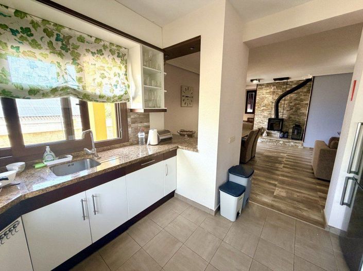 Image No.19-3 Bed Villa for sale