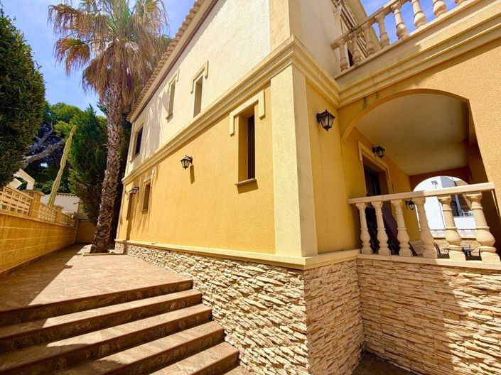 Image No.2-3 Bed Villa for sale