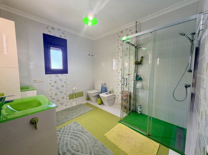 Image No.8-3 Bed Villa for sale
