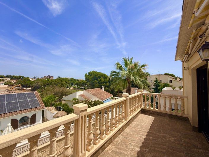 Image No.9-3 Bed Villa for sale