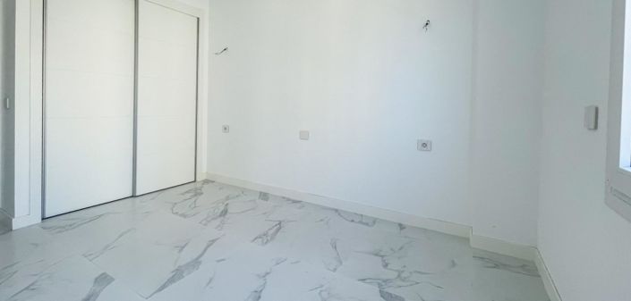 Image No.21-3 Bed Apartment for sale