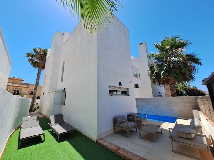 Image No.2-3 Bed Villa for sale