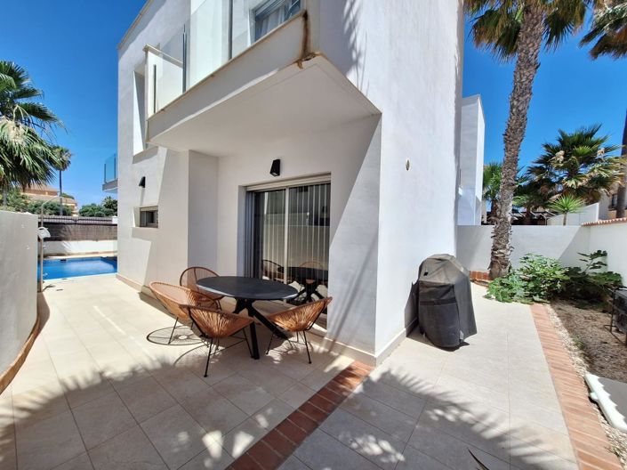 Image No.3-3 Bed Villa for sale