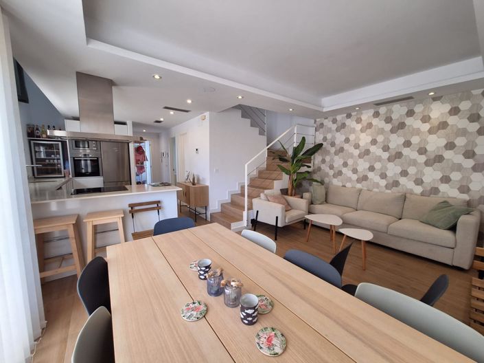 Image No.8-3 Bed Villa for sale