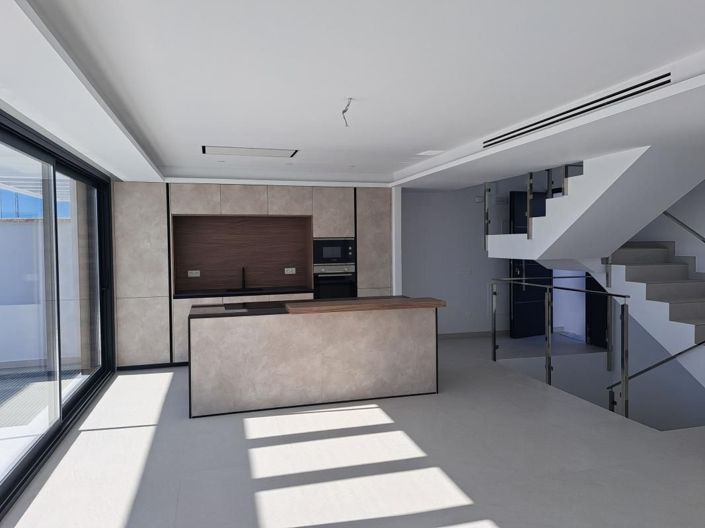 Image No.7-3 Bed Villa for sale