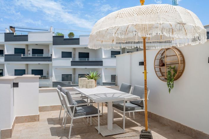 Image No.20-2 Bed Apartment for sale