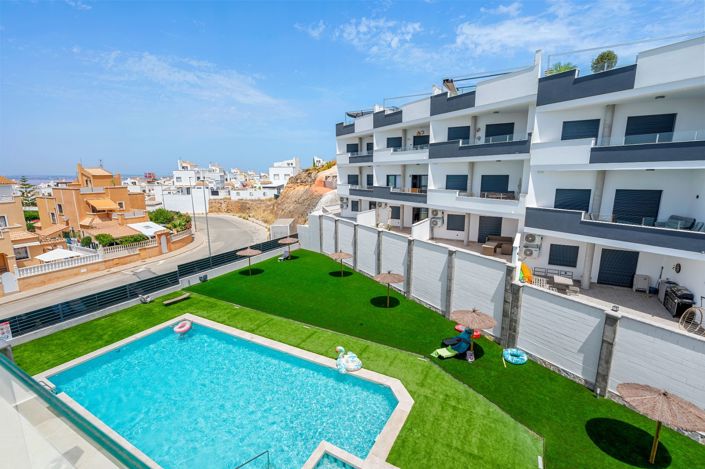 Image No.37-2 Bed Apartment for sale