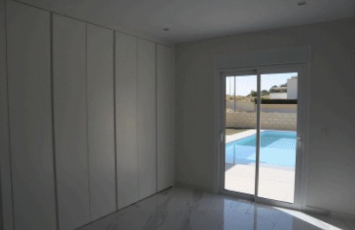 Image No.2-3 Bed Villa for sale