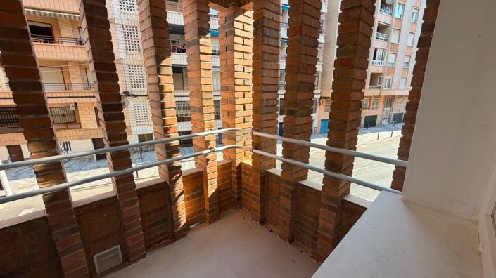 Image No.12-3 Bed Apartment for sale