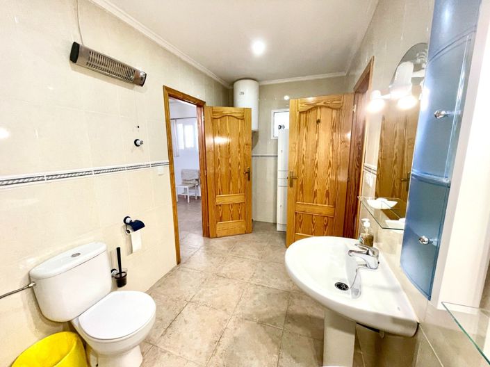 Image No.24-4 Bed Villa for sale