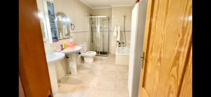 Image No.29-4 Bed Villa for sale