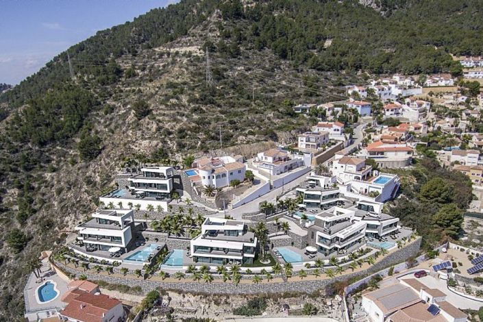 Image No.4-4 Bed Villa for sale