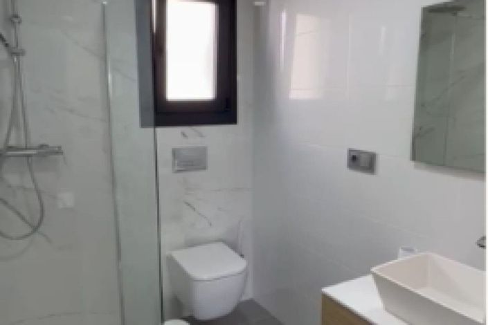 Image No.5-3 Bed Townhouse for sale