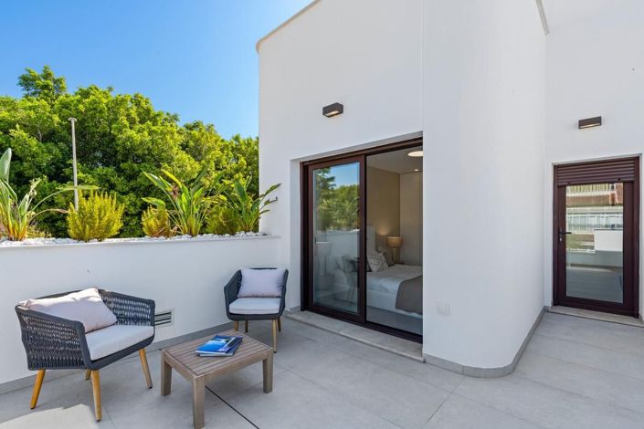 Image No.10-3 Bed Villa for sale