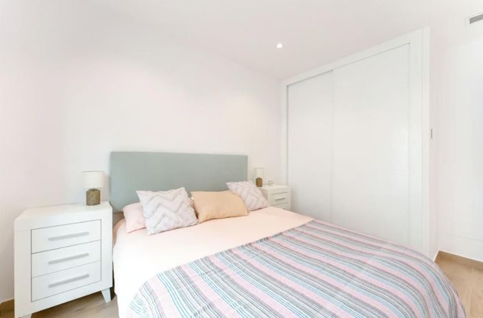 Image No.7-3 Bed Townhouse for sale
