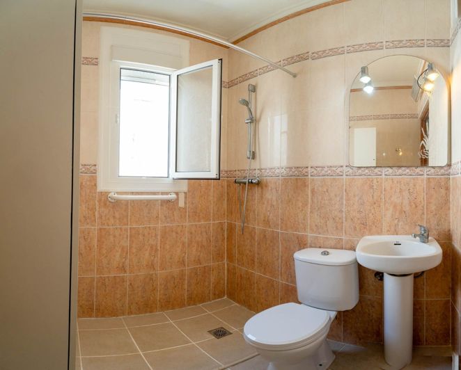Image No.40-2 Bed Apartment for sale