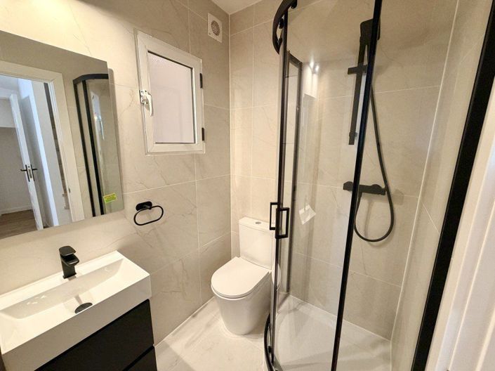 Image No.10-3 Bed House for sale