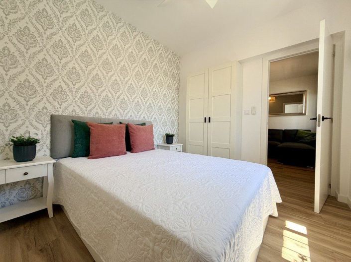 Image No.12-3 Bed House for sale