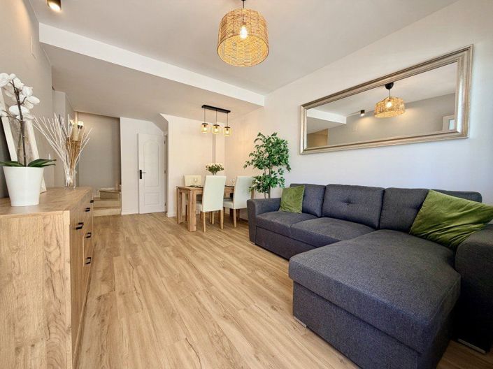Image No.18-3 Bed House for sale
