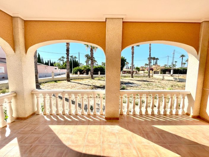 Image No.28-4 Bed Villa for sale