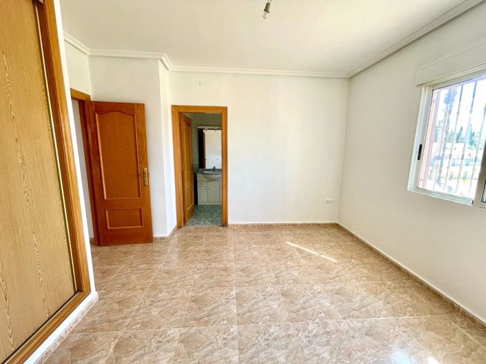 Image No.37-4 Bed Villa for sale