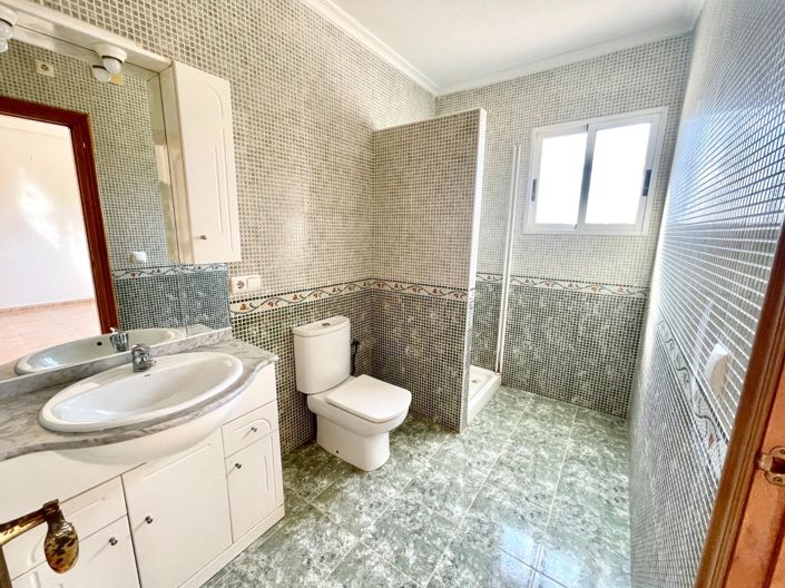 Image No.38-4 Bed Villa for sale