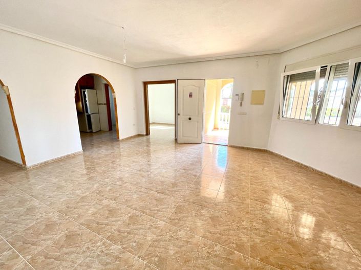 Image No.42-4 Bed Villa for sale