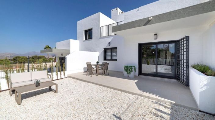 Image No.2-3 Bed Villa for sale