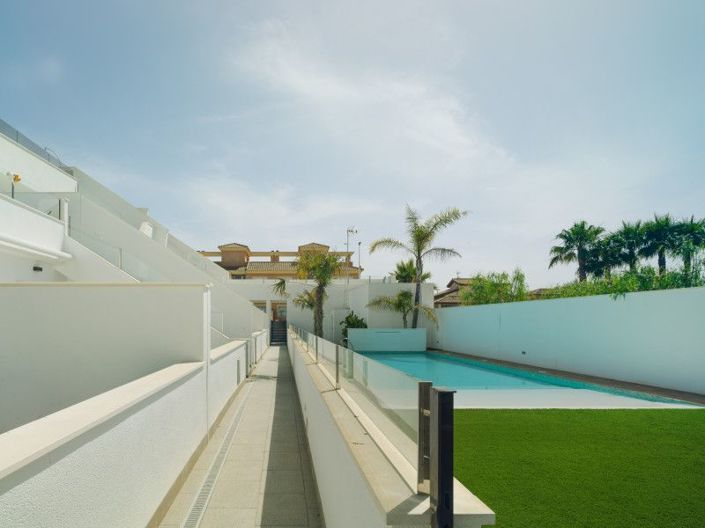 Image No.21-3 Bed Apartment for sale