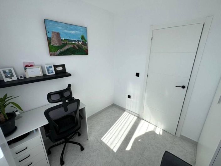 Image No.38-3 Bed Duplex for sale