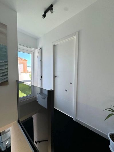 Image No.41-3 Bed Duplex for sale
