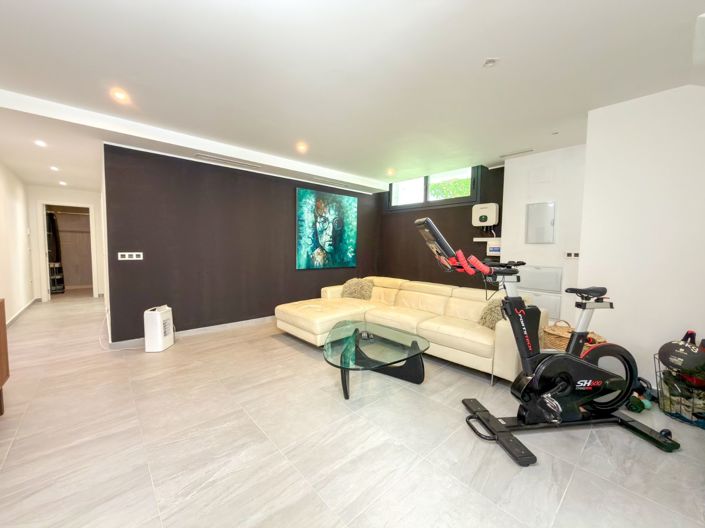 Image No.46-5 Bed Villa for sale
