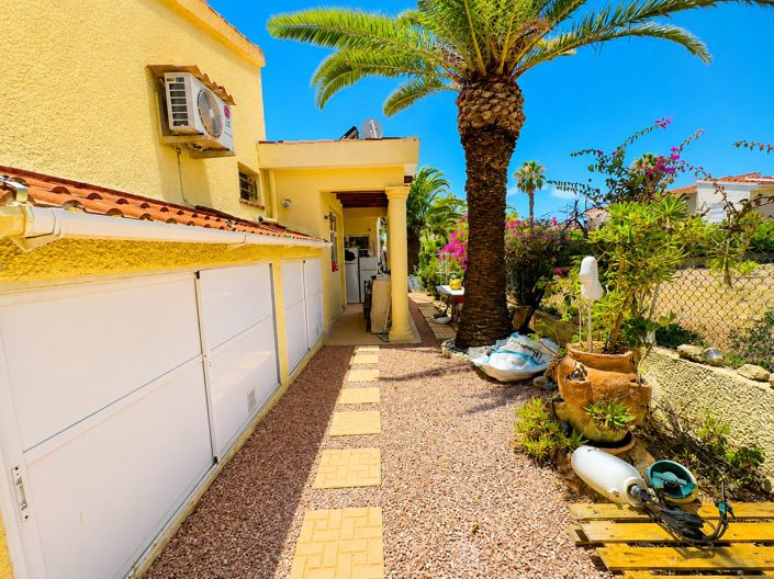 Image No.10-4 Bed Villa for sale