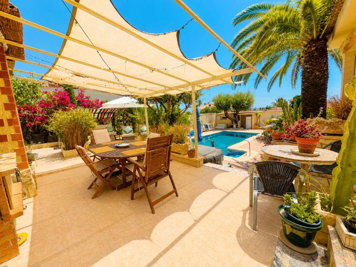 Image No.2-4 Bed Villa for sale