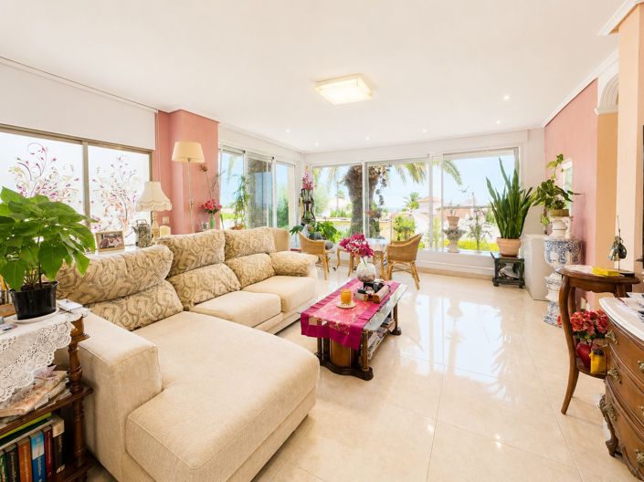 Image No.4-4 Bed Villa for sale