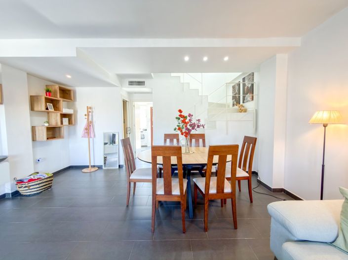 Image No.10-2 Bed House for sale