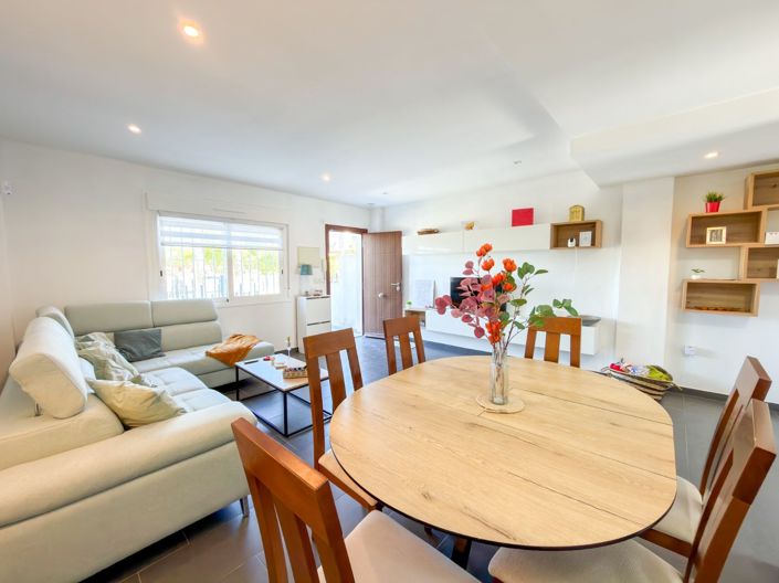 Image No.11-2 Bed House for sale