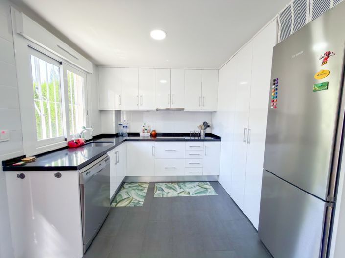 Image No.14-2 Bed House for sale