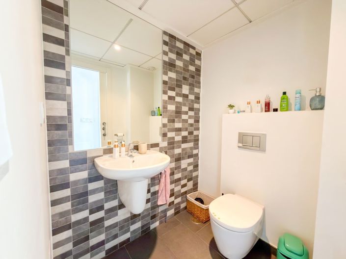 Image No.18-2 Bed House for sale