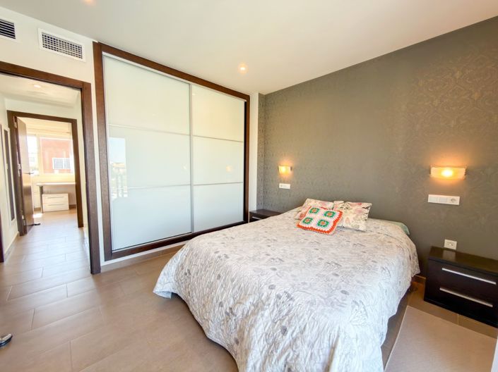 Image No.20-2 Bed House for sale