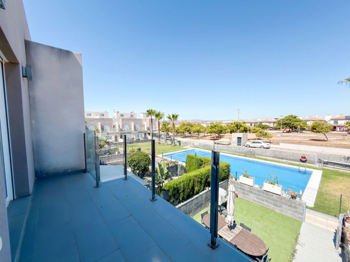 Image No.22-2 Bed House for sale