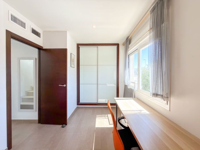 Image No.26-2 Bed House for sale