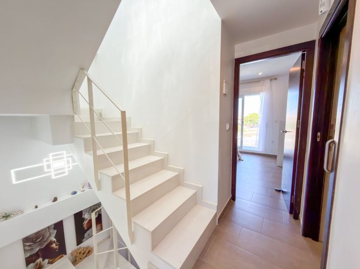Image No.35-2 Bed House for sale