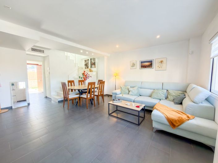 Image No.4-2 Bed House for sale