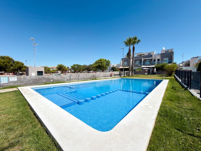 Image No.41-2 Bed House for sale