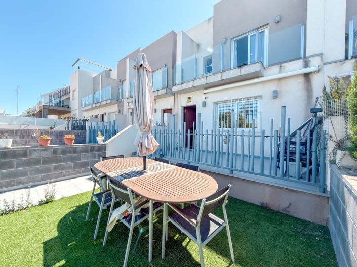 Image No.5-2 Bed House for sale