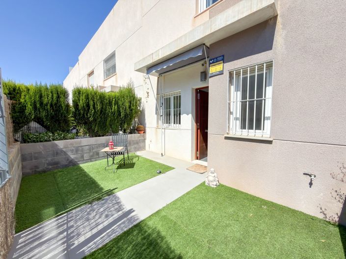 Image No.6-2 Bed House for sale